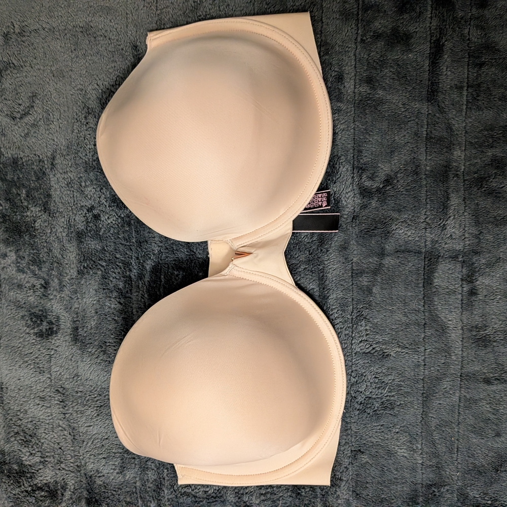 Victoria's Secret Strapless Smooth Molded Bra in Light Beige